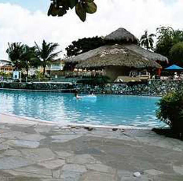 Las Canas Pool Bar